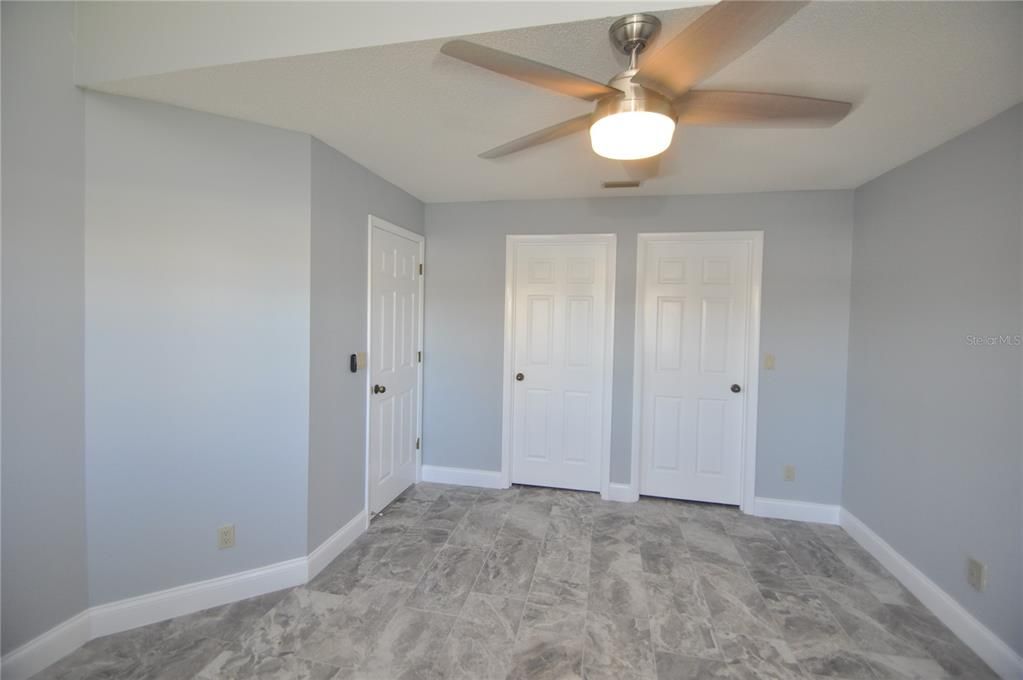 合同活跃: $2,300 (2 贝兹, 2 浴室, 1565 平方英尺)