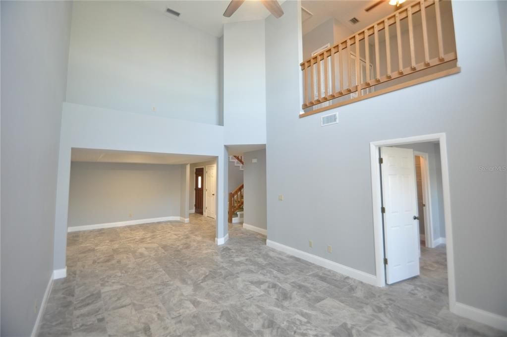 合同活跃: $2,300 (2 贝兹, 2 浴室, 1565 平方英尺)