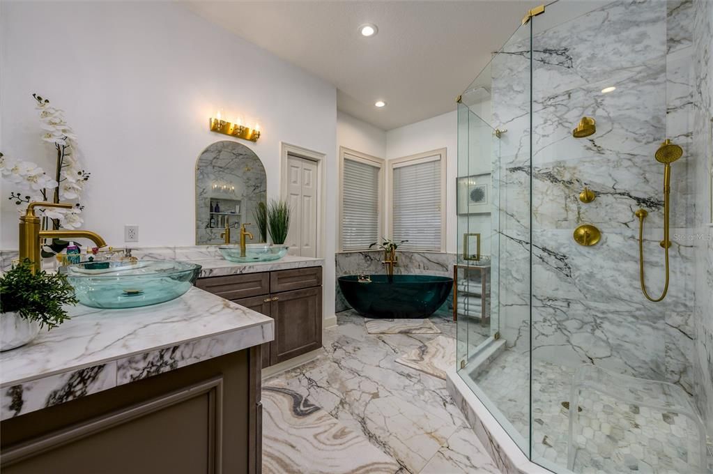 For Sale: $1,550,000 (5 beds, 4 baths, 4631 Square Feet)