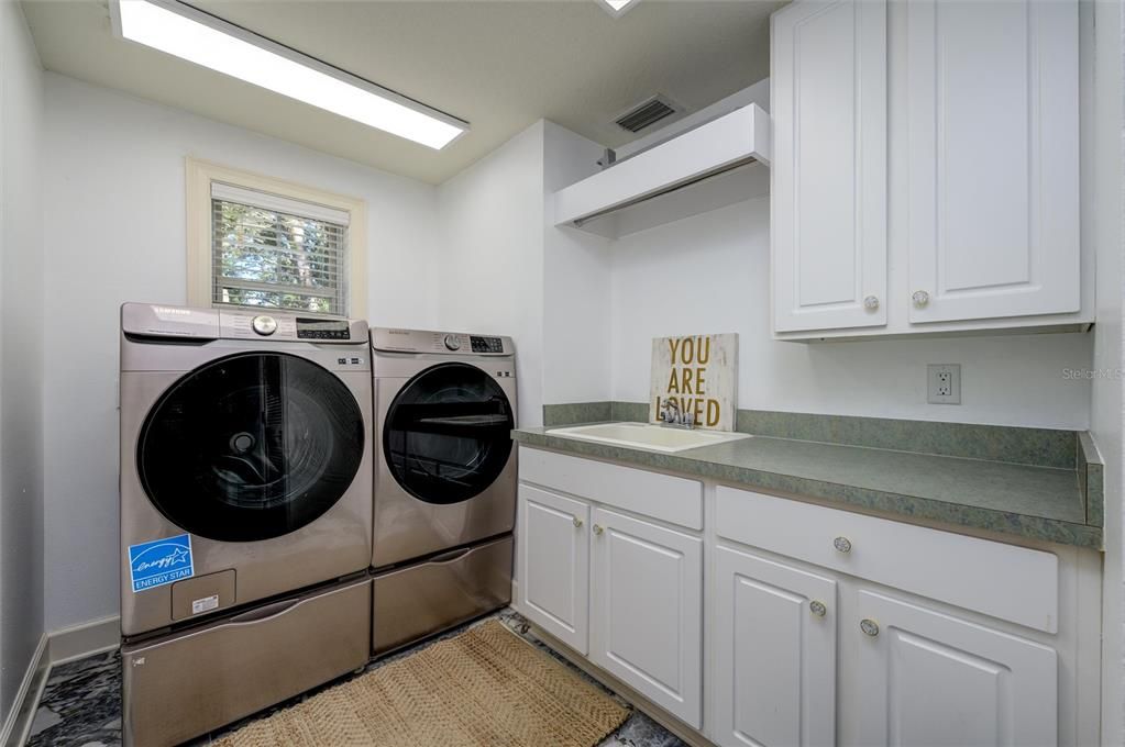 For Sale: $1,550,000 (5 beds, 4 baths, 4631 Square Feet)