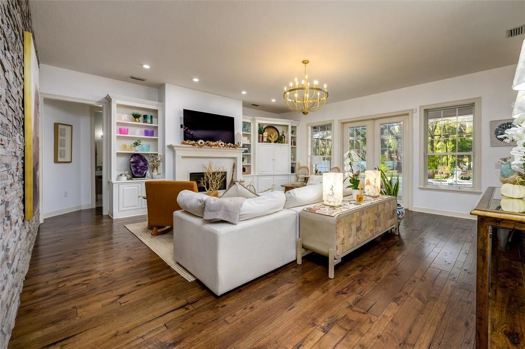 For Sale: $1,550,000 (5 beds, 4 baths, 4631 Square Feet)