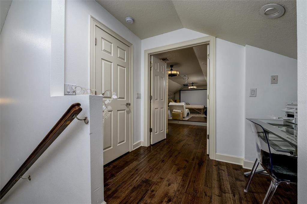 For Sale: $1,550,000 (5 beds, 4 baths, 4631 Square Feet)