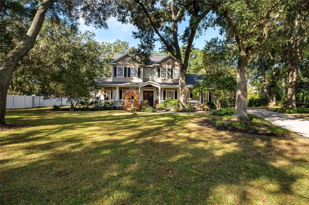 For Sale: $1,550,000 (5 beds, 4 baths, 4631 Square Feet)