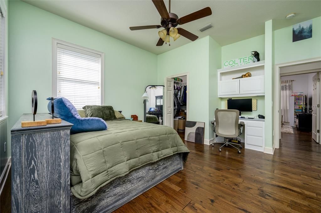 For Sale: $1,550,000 (5 beds, 4 baths, 4631 Square Feet)