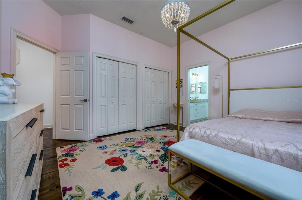 For Sale: $1,550,000 (5 beds, 4 baths, 4631 Square Feet)