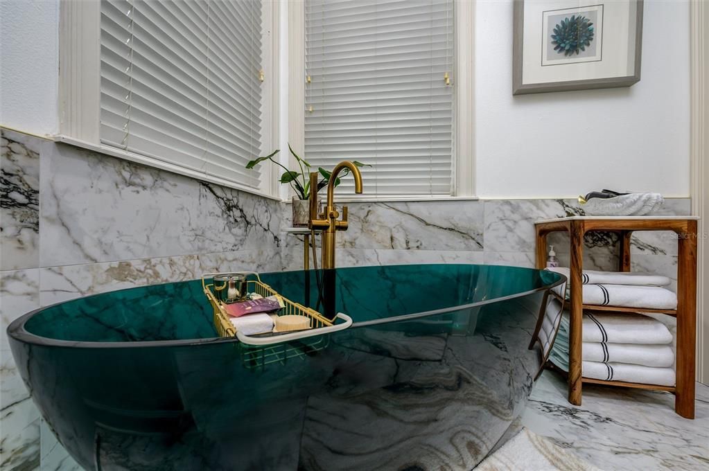 For Sale: $1,550,000 (5 beds, 4 baths, 4631 Square Feet)