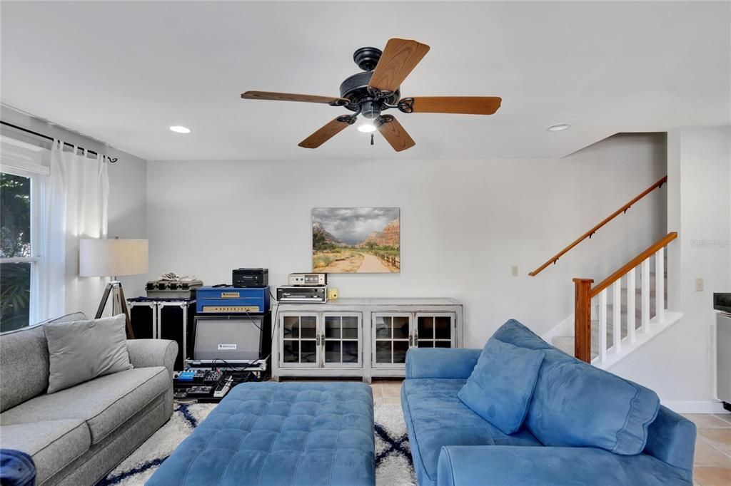 For Sale: $1,599,000 (4 beds, 3 baths, 2916 Square Feet)