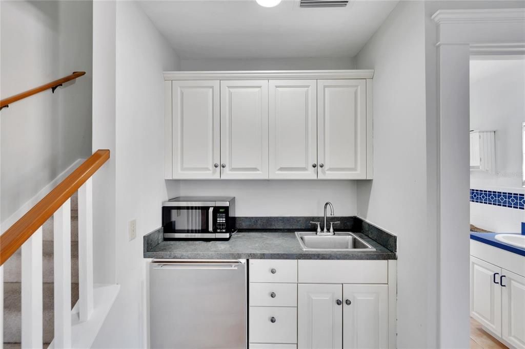 For Sale: $1,599,000 (4 beds, 3 baths, 2916 Square Feet)