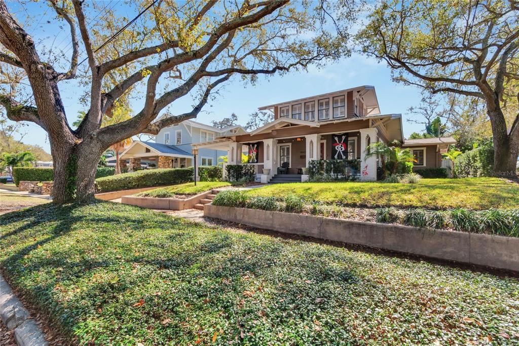 For Sale: $1,599,000 (4 beds, 3 baths, 2916 Square Feet)