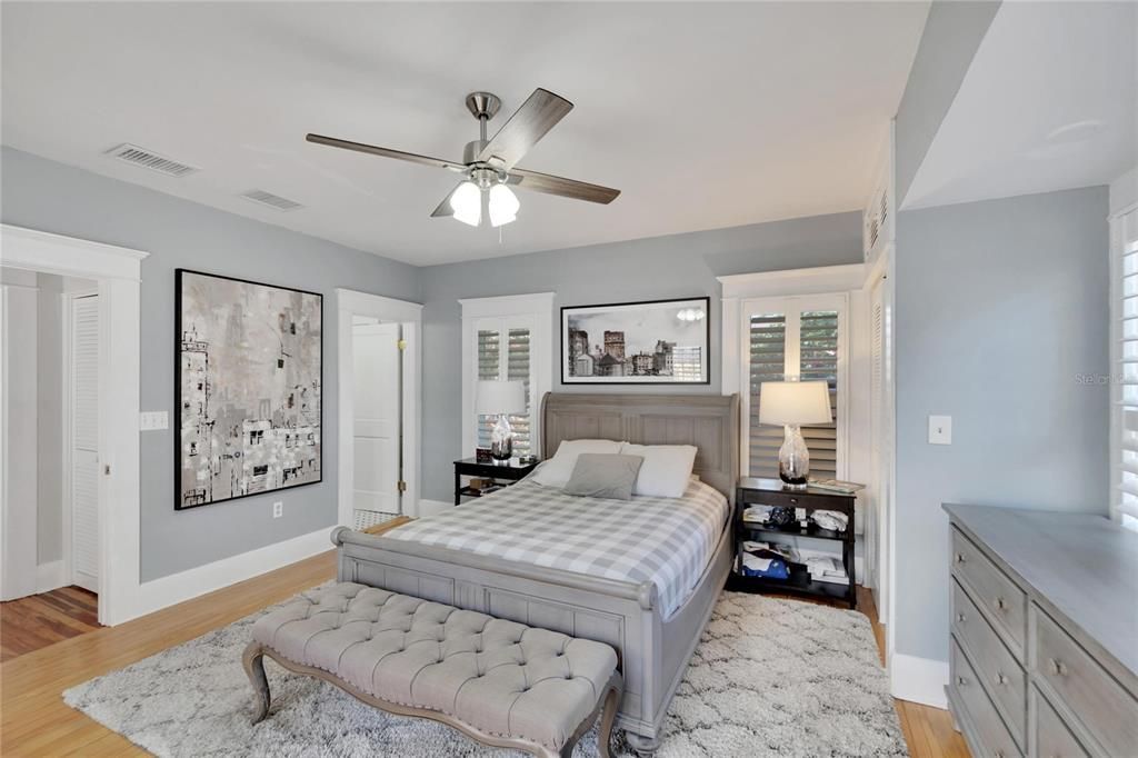 For Sale: $1,599,000 (4 beds, 3 baths, 2916 Square Feet)