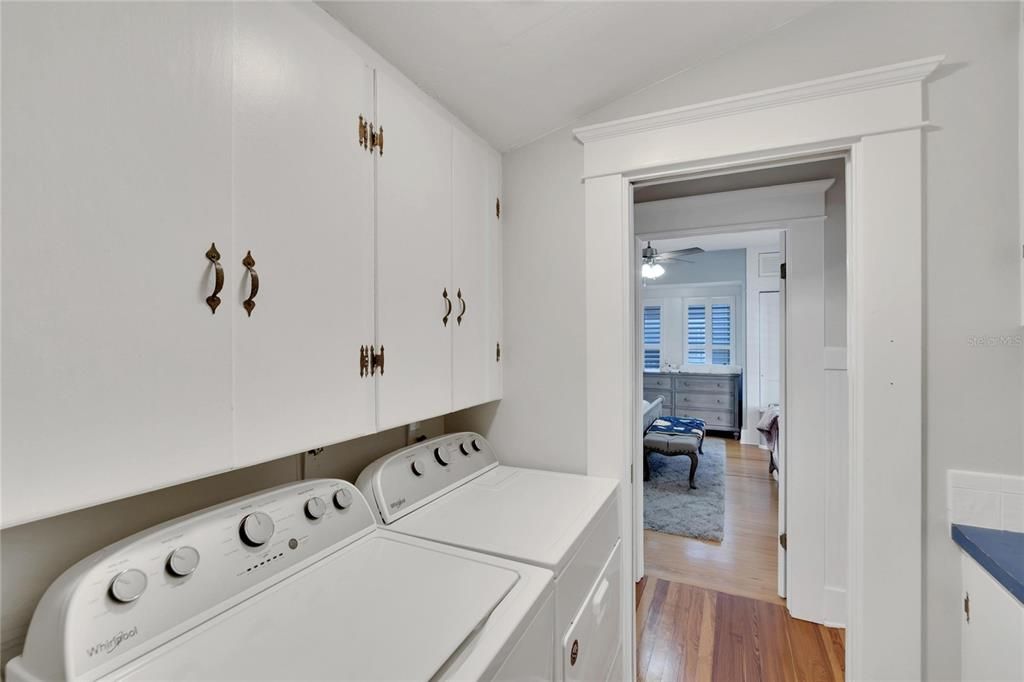 For Sale: $1,599,000 (4 beds, 3 baths, 2916 Square Feet)