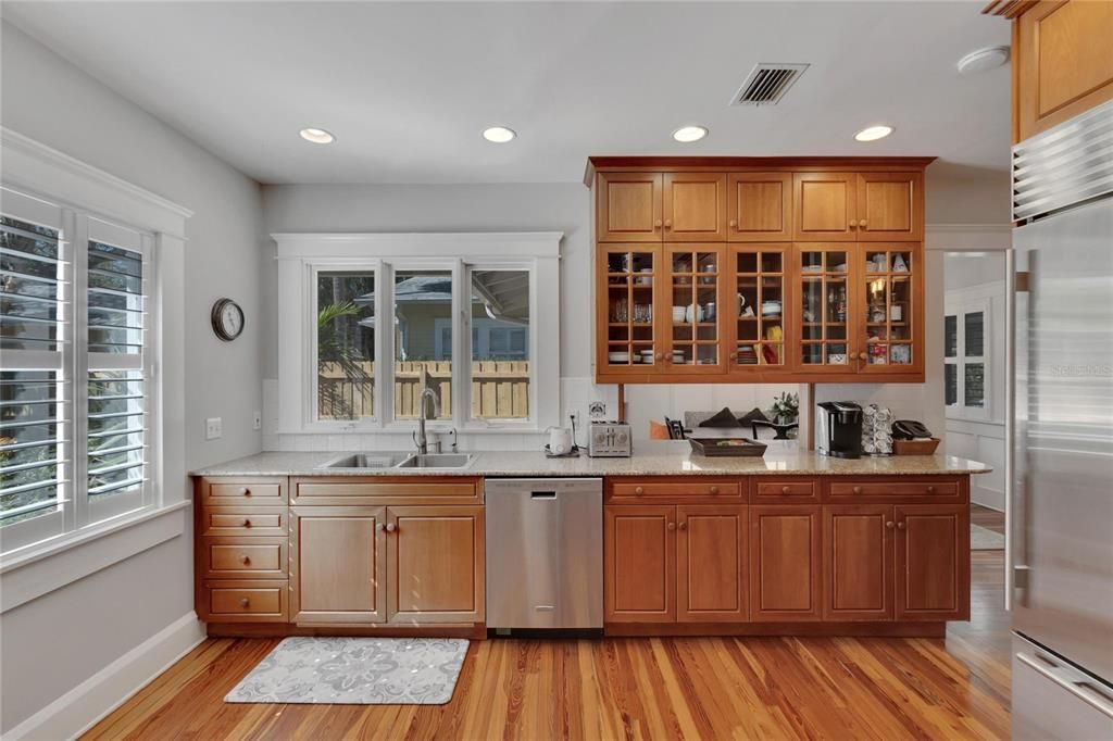 For Sale: $1,599,000 (4 beds, 3 baths, 2916 Square Feet)