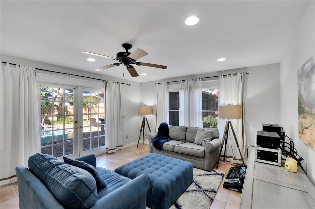 For Sale: $1,599,000 (4 beds, 3 baths, 2916 Square Feet)