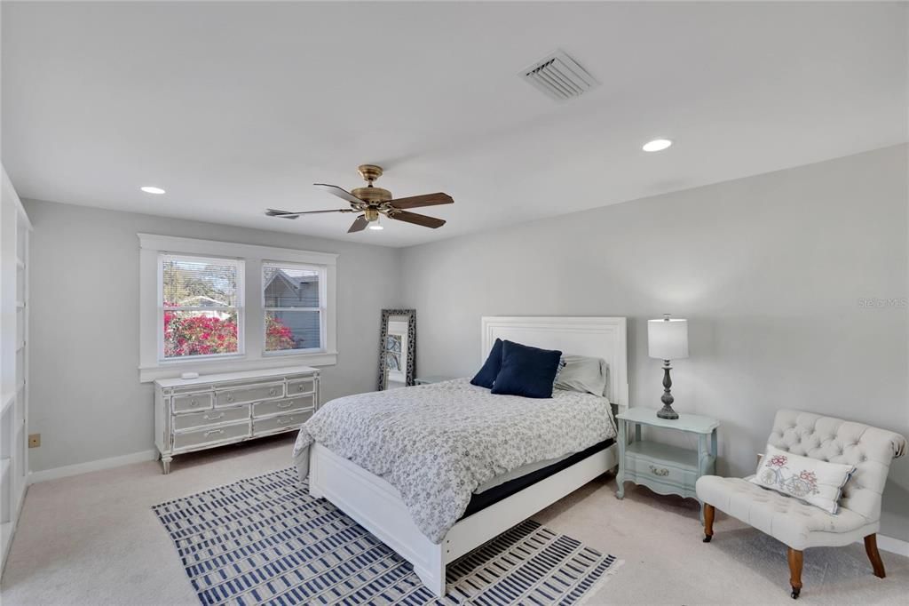 For Sale: $1,599,000 (4 beds, 3 baths, 2916 Square Feet)