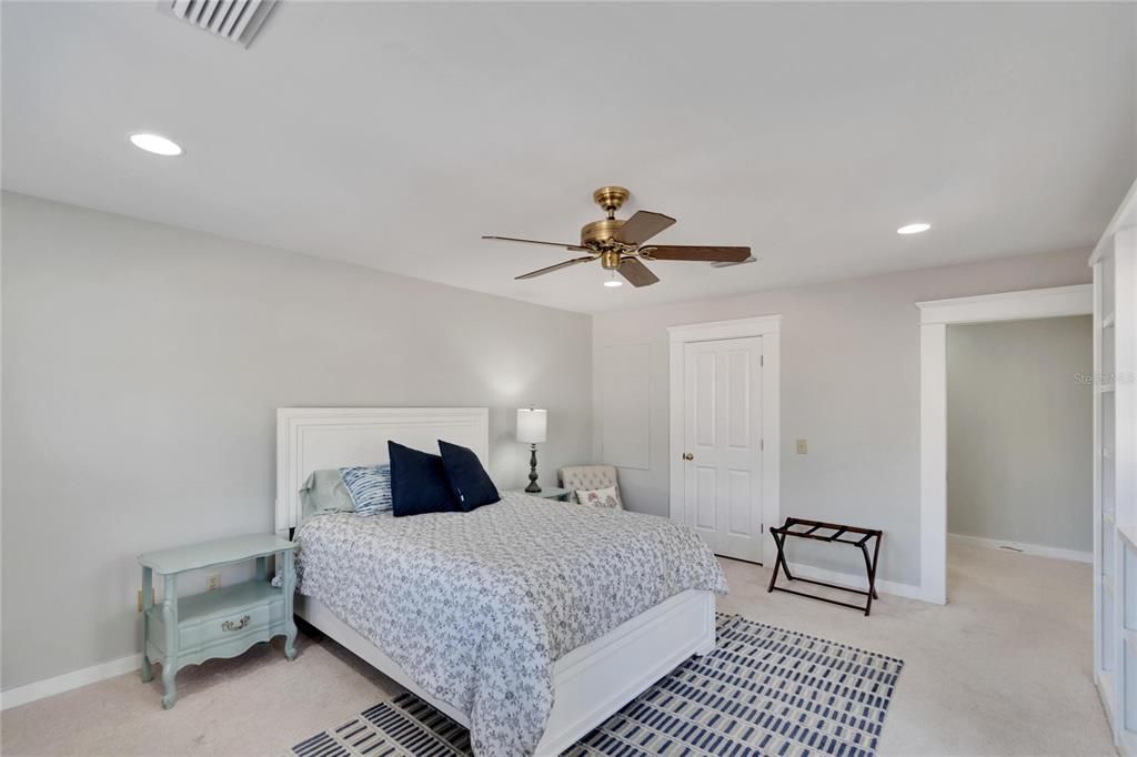 For Sale: $1,599,000 (4 beds, 3 baths, 2916 Square Feet)