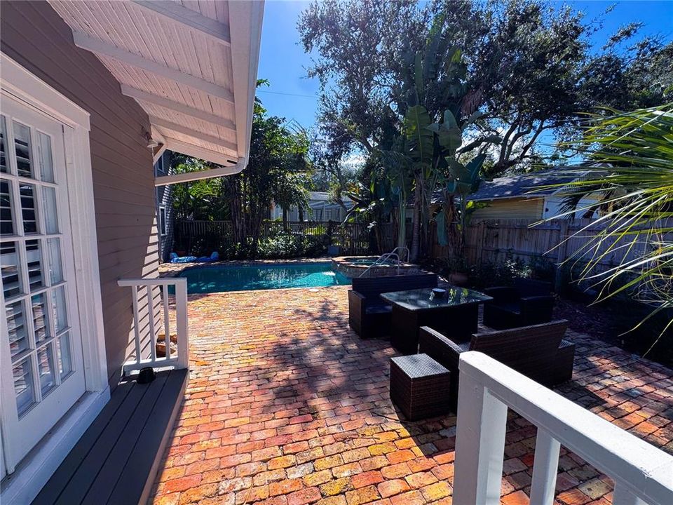 For Sale: $1,599,000 (4 beds, 3 baths, 2916 Square Feet)