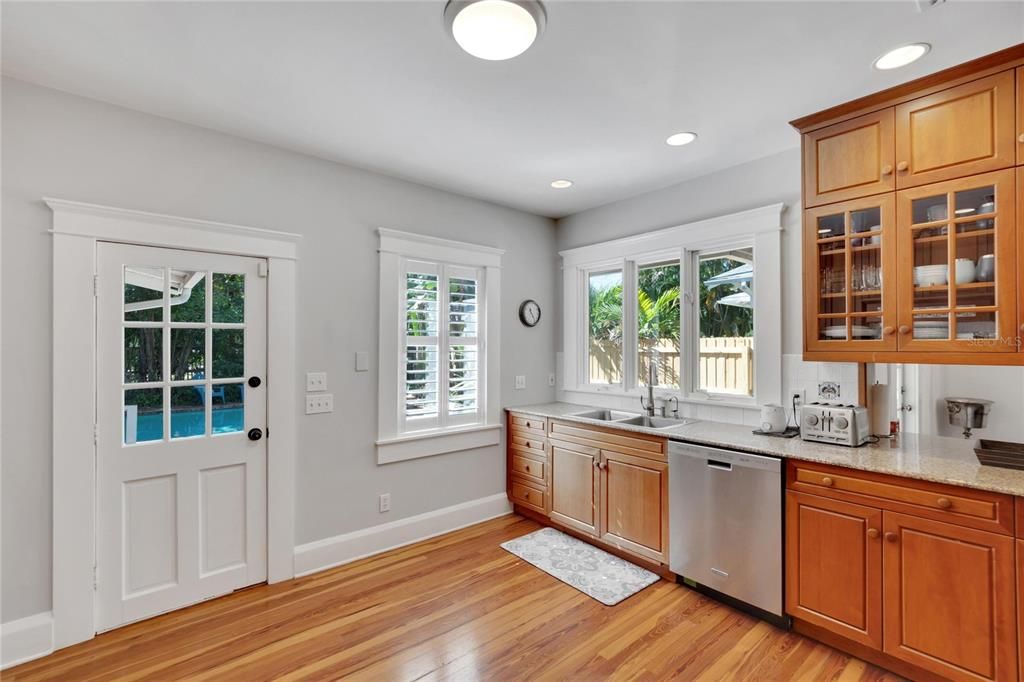 For Sale: $1,599,000 (4 beds, 3 baths, 2916 Square Feet)