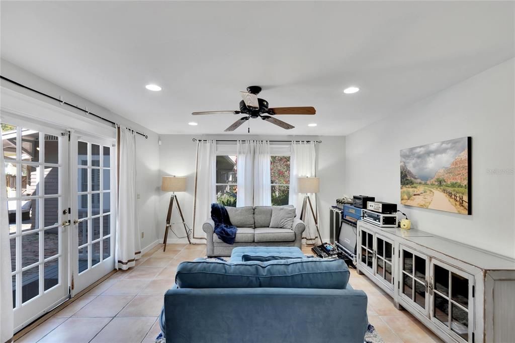 For Sale: $1,599,000 (4 beds, 3 baths, 2916 Square Feet)