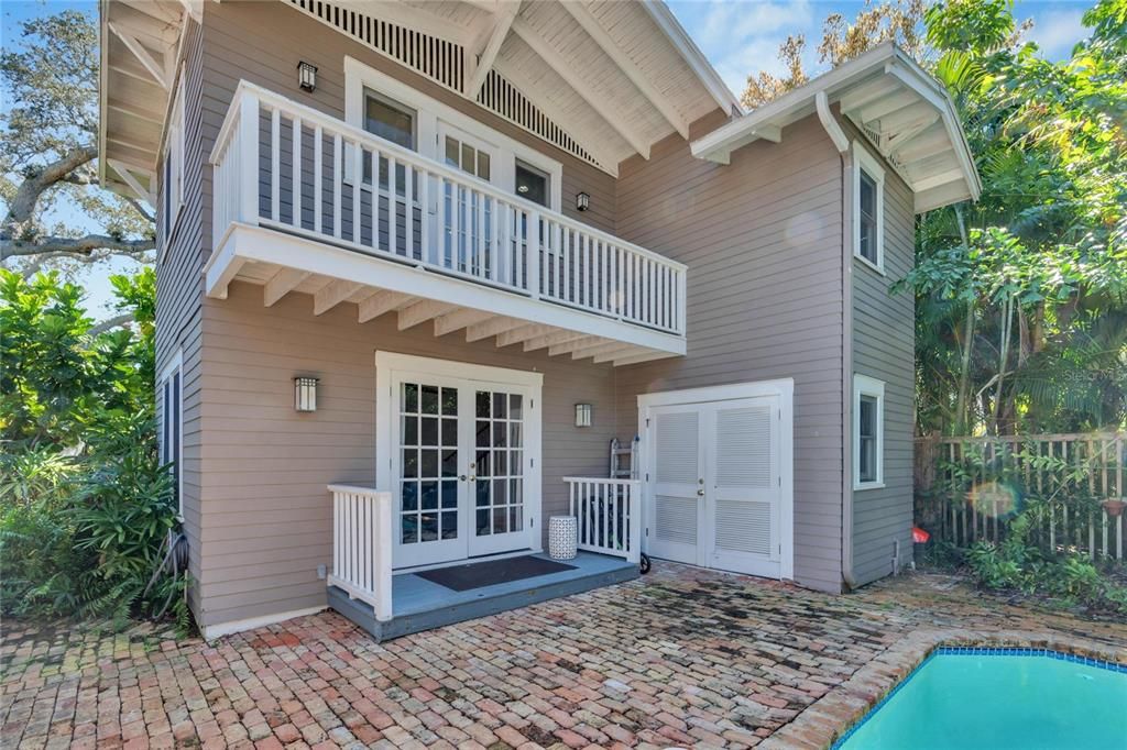 For Sale: $1,599,000 (4 beds, 3 baths, 2916 Square Feet)