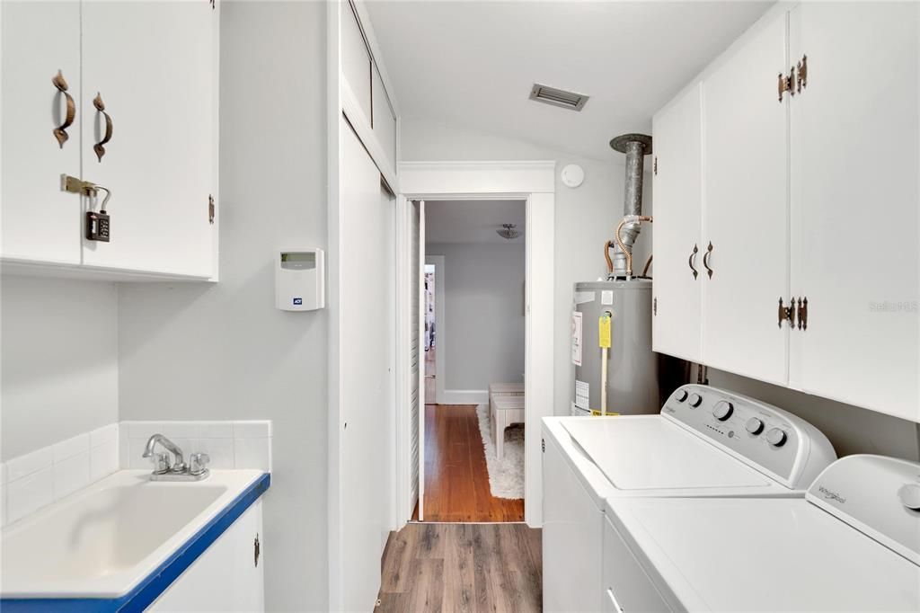 For Sale: $1,599,000 (4 beds, 3 baths, 2916 Square Feet)