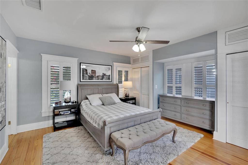 For Sale: $1,599,000 (4 beds, 3 baths, 2916 Square Feet)