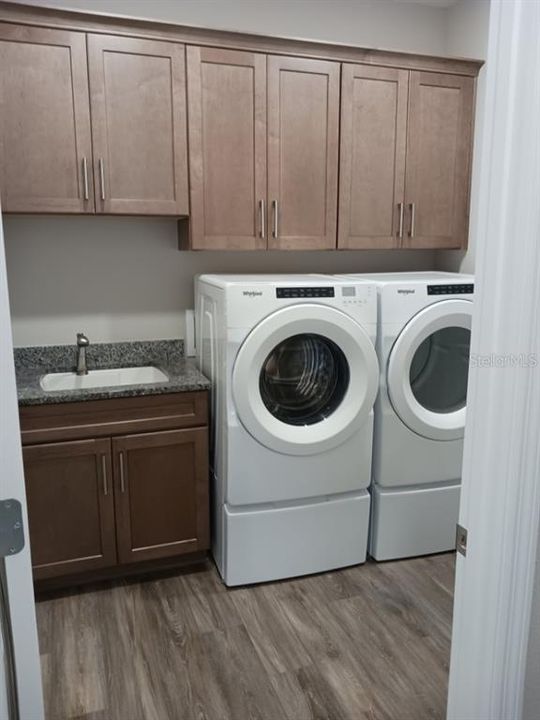 For Sale: $820,000 (4 beds, 4 baths, 4202 Square Feet)