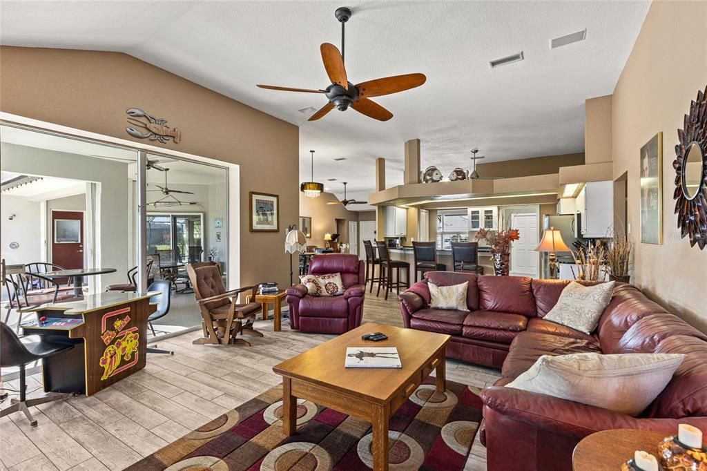 На продажу: $475,000 (3 спален, 2 ванн, 2495 Квадратных фут)