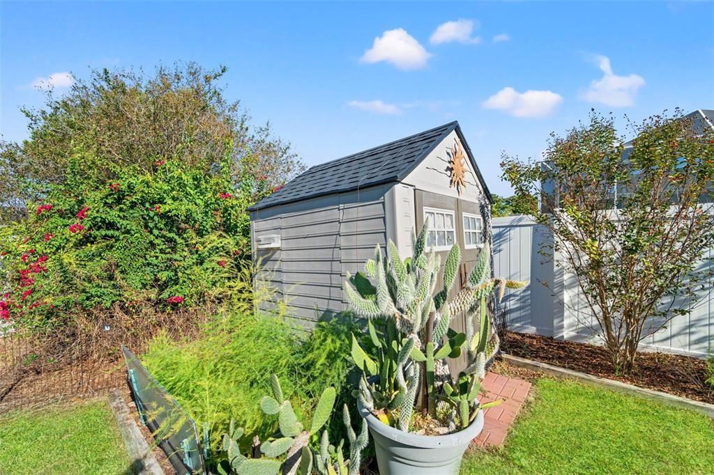 Active With Contract: $279,900 (3 beds, 2 baths, 1365 Square Feet)