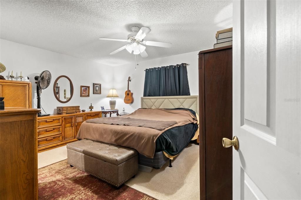 Active With Contract: $279,900 (3 beds, 2 baths, 1365 Square Feet)