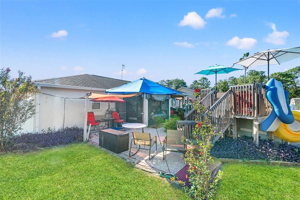 Active With Contract: $279,900 (3 beds, 2 baths, 1365 Square Feet)