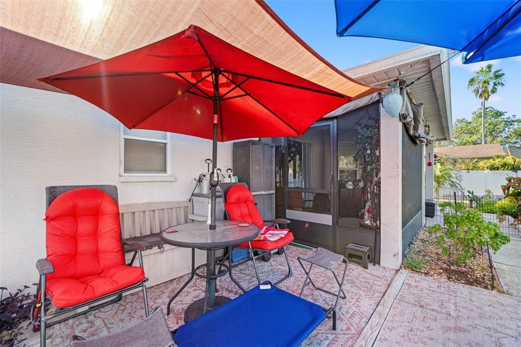 Active With Contract: $279,900 (3 beds, 2 baths, 1365 Square Feet)