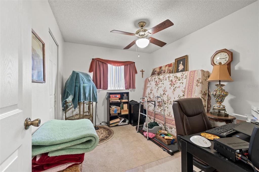 Active With Contract: $279,900 (3 beds, 2 baths, 1365 Square Feet)