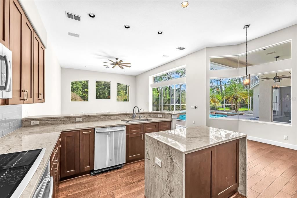 En Venta: $850,000 (4 camas, 4 baños, 3104 Pies cuadrados)