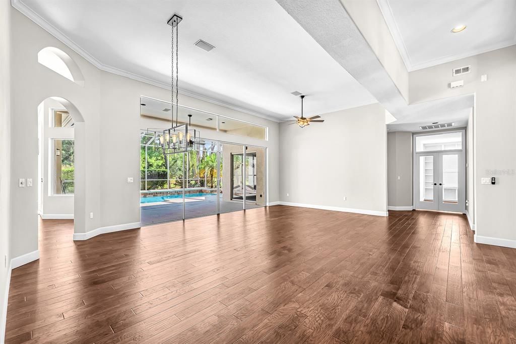 En Venta: $850,000 (4 camas, 4 baños, 3104 Pies cuadrados)