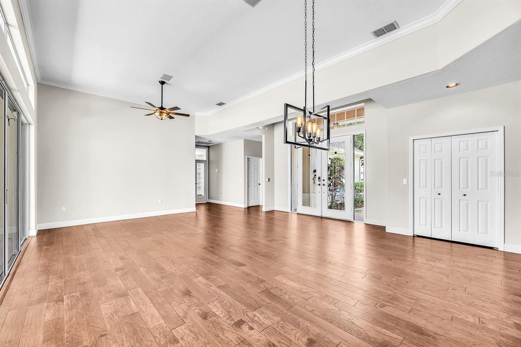 En Venta: $850,000 (4 camas, 4 baños, 3104 Pies cuadrados)