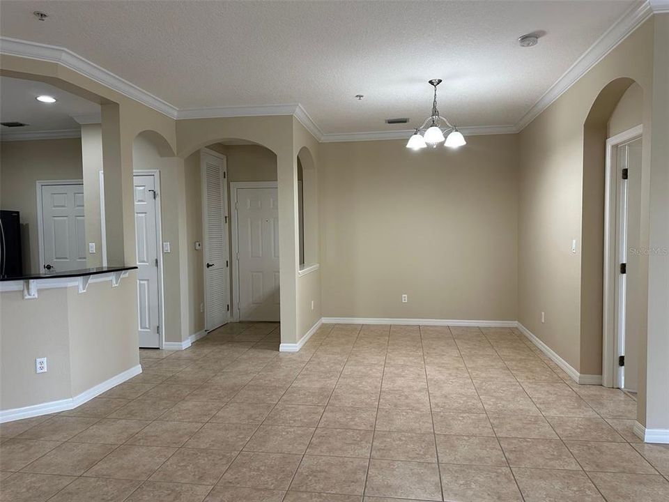 合同活跃: $2,095 (3 贝兹, 2 浴室, 1442 平方英尺)