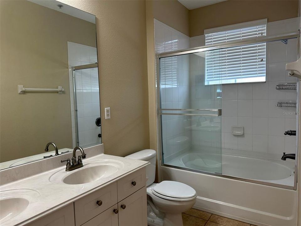 合同活跃: $2,095 (3 贝兹, 2 浴室, 1442 平方英尺)