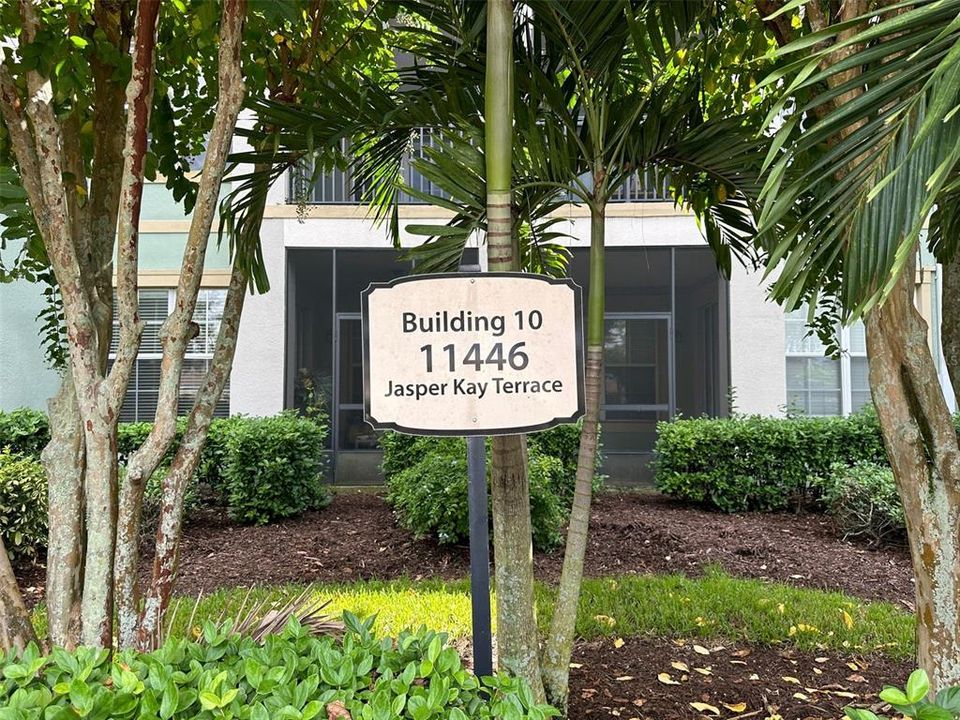 合同活跃: $2,095 (3 贝兹, 2 浴室, 1442 平方英尺)