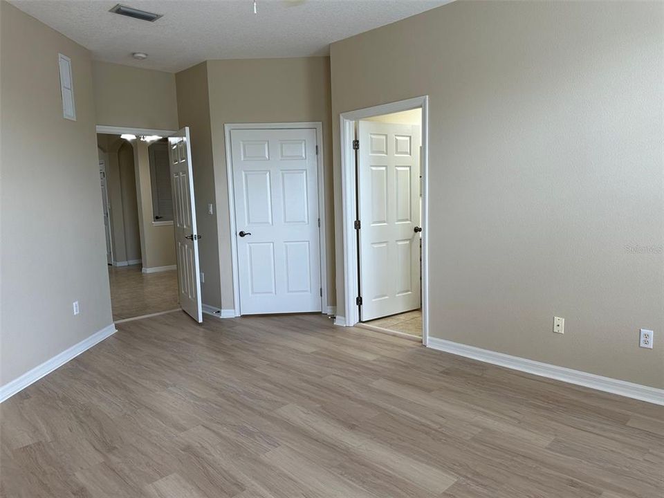 合同活跃: $2,095 (3 贝兹, 2 浴室, 1442 平方英尺)