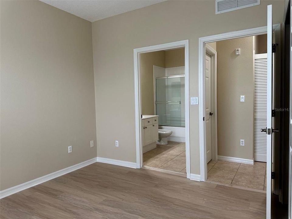 合同活跃: $2,095 (3 贝兹, 2 浴室, 1442 平方英尺)