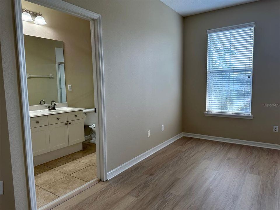 合同活跃: $2,095 (3 贝兹, 2 浴室, 1442 平方英尺)