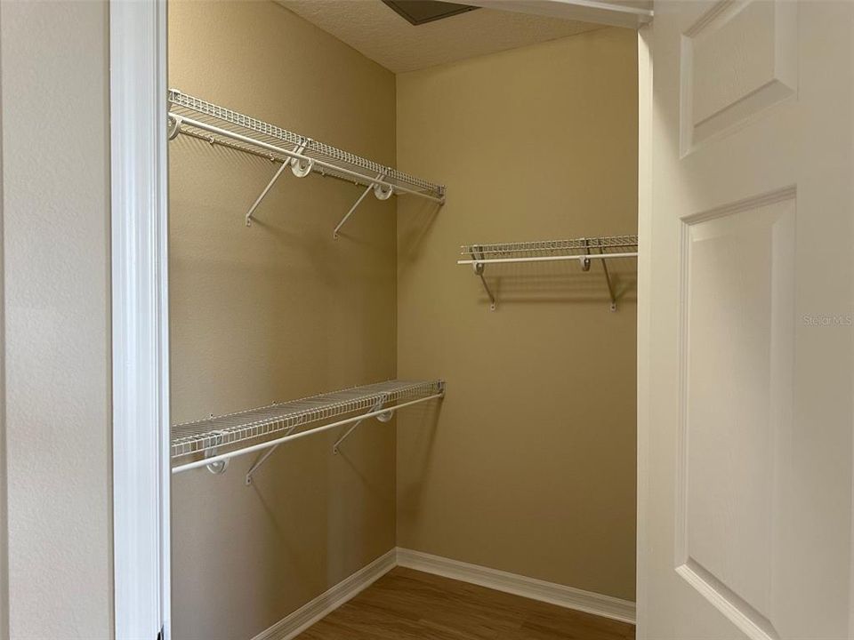 合同活跃: $2,095 (3 贝兹, 2 浴室, 1442 平方英尺)