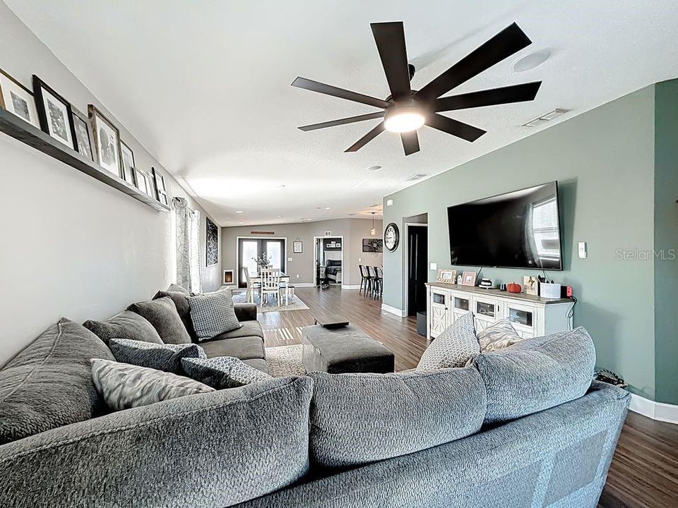 На продажу: $330,000 (3 спален, 2 ванн, 1720 Квадратных фут)