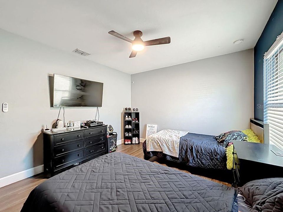 На продажу: $330,000 (3 спален, 2 ванн, 1720 Квадратных фут)