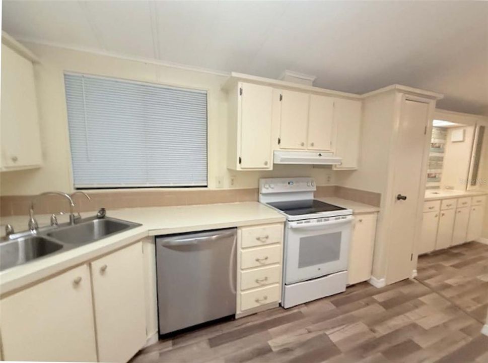 En Renta: $1,350 (2 camas, 2 baños, 1500 Pies cuadrados)