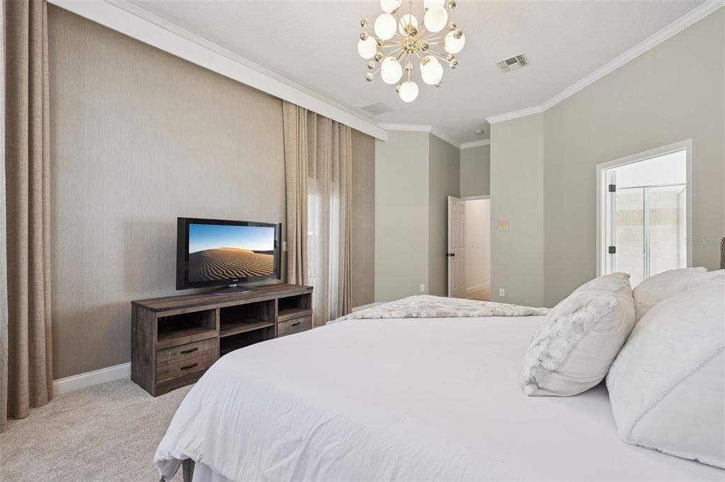 Activo con contrato: $799,900 (5 camas, 3 baños, 3548 Pies cuadrados)