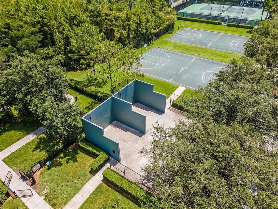 Activo con contrato: $799,900 (5 camas, 3 baños, 3548 Pies cuadrados)