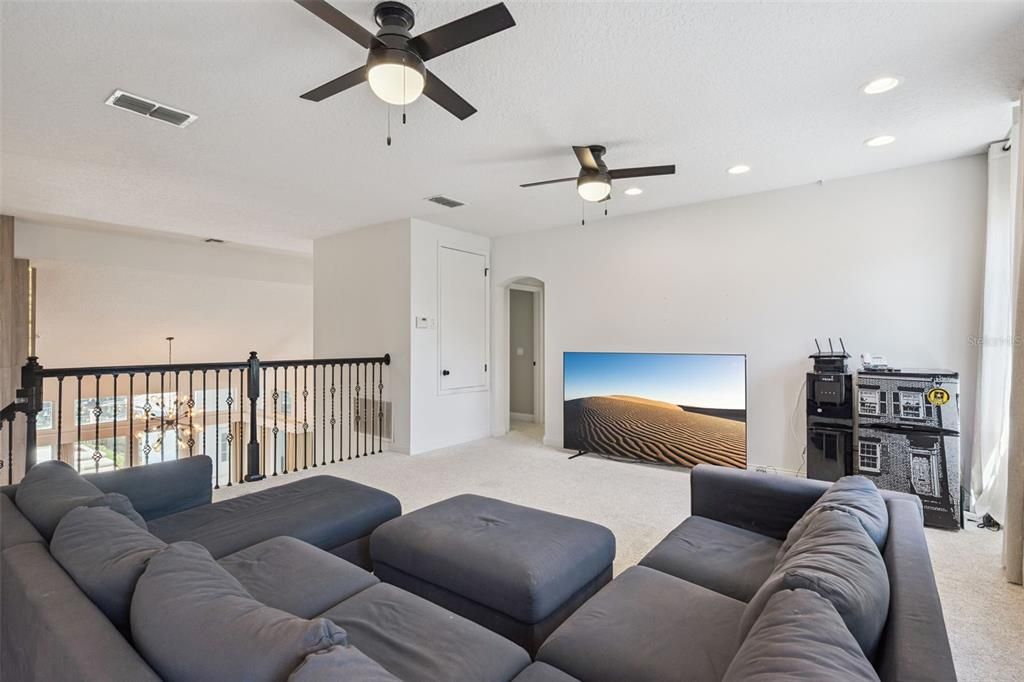 Activo con contrato: $799,900 (5 camas, 3 baños, 3548 Pies cuadrados)