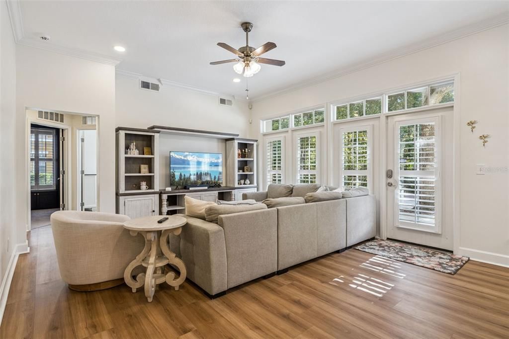 На продажу: $529,000 (3 спален, 2 ванн, 1834 Квадратных фут)