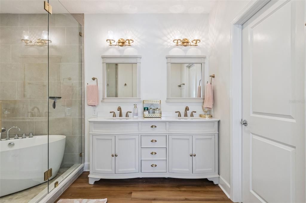 На продажу: $529,000 (3 спален, 2 ванн, 1834 Квадратных фут)